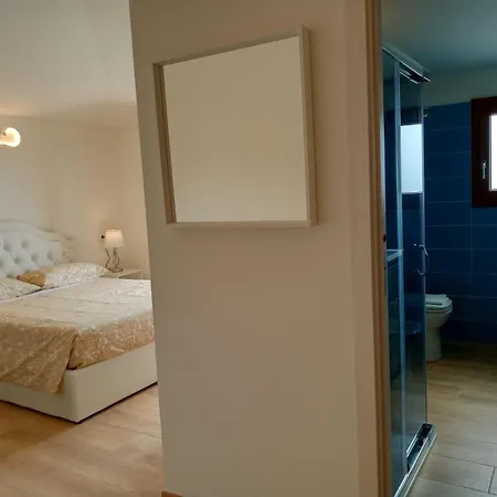 La Grotta Sardegna 5 Bedrooms Each With A Private Ensuite Bathroom Featuring A Hydromassage Shower Air Conditioning
