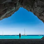 La Grotta Sardegna 5 Bedrooms Each With A Private Ensuite Bathroom Featuring A Hydromassage Shower Air Conditioning Urzulei