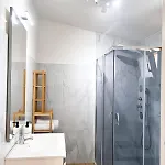 La Grotta Sardegna 5 Bedrooms Each With A Private Ensuite Bathroom Featuring A Hydromassage Shower Air Conditioning Διαμέρισμα