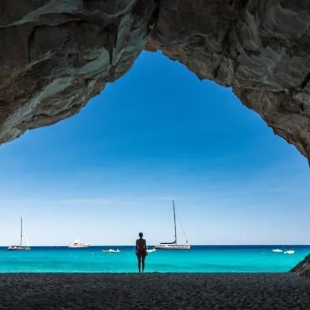 La Grotta Sardegna 5 Bedrooms Each With A Private Ensuite Bathroom Featuring A Hydromassage Shower Air Conditioning Urzulei