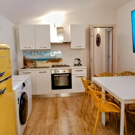 아파트 La Grotta Sardegna 5 Bedrooms Each With A Private Ensuite Bathroom Featuring A Hydromassage Shower Air Conditioning