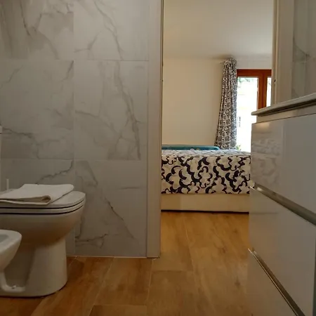 Apartamento La Grotta Sardegna 5 Bedrooms Each With A Private Ensuite Bathroom Featuring A Hydromassage Shower Air Conditioning *