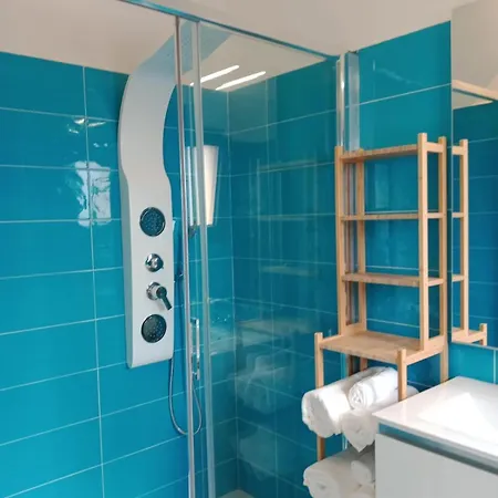 Apartamento La Grotta Sardegna 5 Bedrooms Each With A Private Ensuite Bathroom Featuring A Hydromassage Shower Air Conditioning